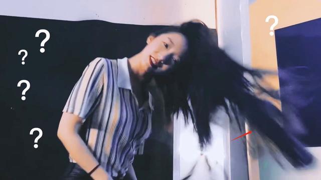 画面高能！孟美岐甩飞假发片上热搜 孟美岐轻撩头发扭动身姿曝完美世纪大转身