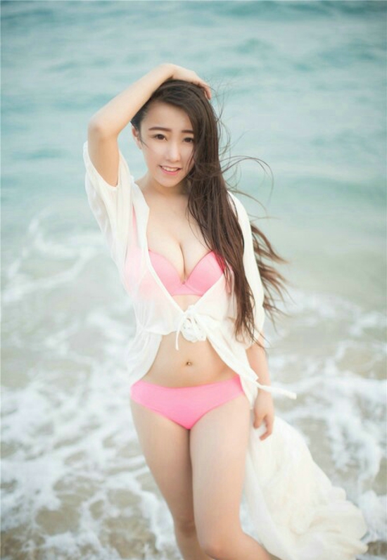 极品巨乳美女红色比基尼写真挑逗迷人