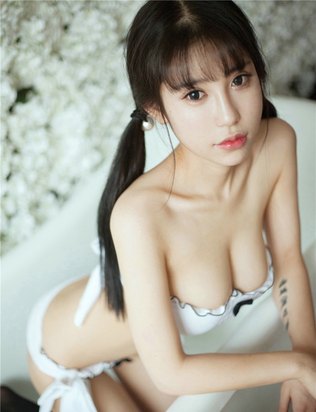 性感少女萝莉悠悠酱迷人诱惑勾魂人体艺术摄影写真