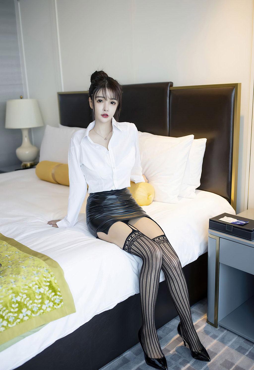 南初妹妹经典的秘书职业装主题系列