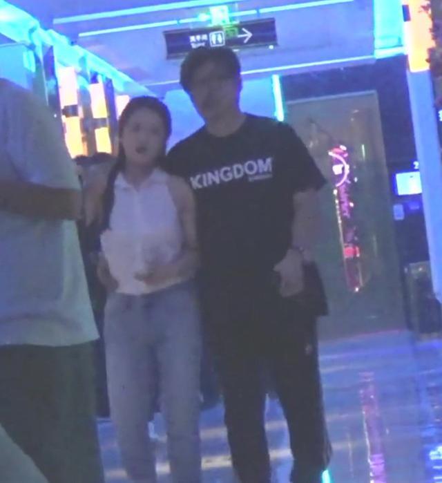 【壁咚事件】李湘王岳伦名下公司已注销,王岳伦玩暧昧女主角正脸曝光