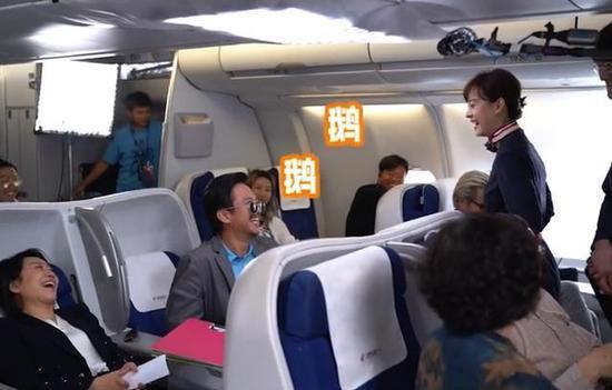 在线上演秒怂！邓超求生欲为零直言孙俪脸上肉多，惹娘娘白眼怪其太诚实