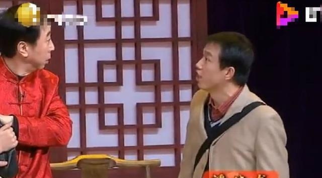 62岁冯巩坐缆车吓得满头汗！遇路人大方合影好亲切
