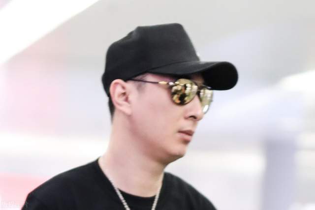 王思聪回应评论半藏森林说了什么？具体发生了什么？