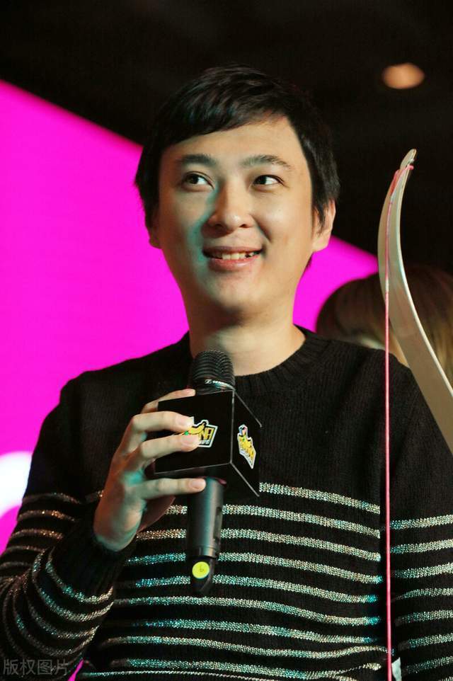 王思聪回应评论半藏森林说了什么？具体发生了什么？