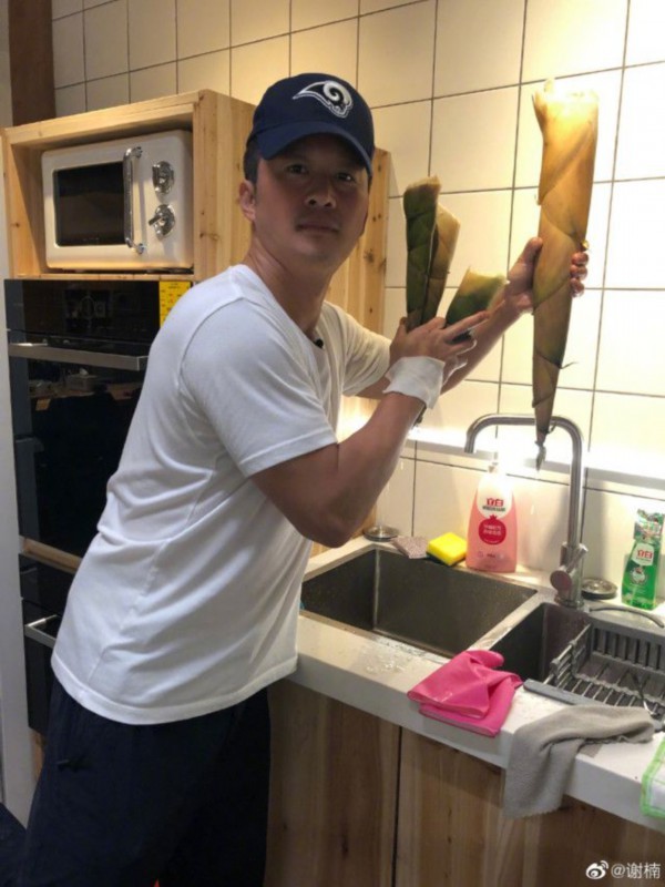 谢楠晒6岁儿子手臂线条满满小男子汉气息，网友喊话吴京