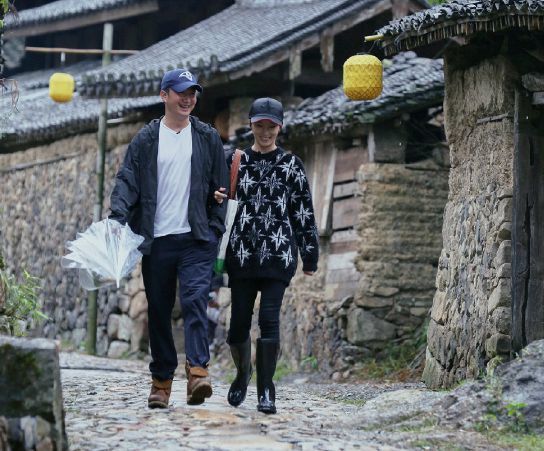 谢楠晒6岁儿子手臂线条满满小男子汉气息，网友喊话吴京