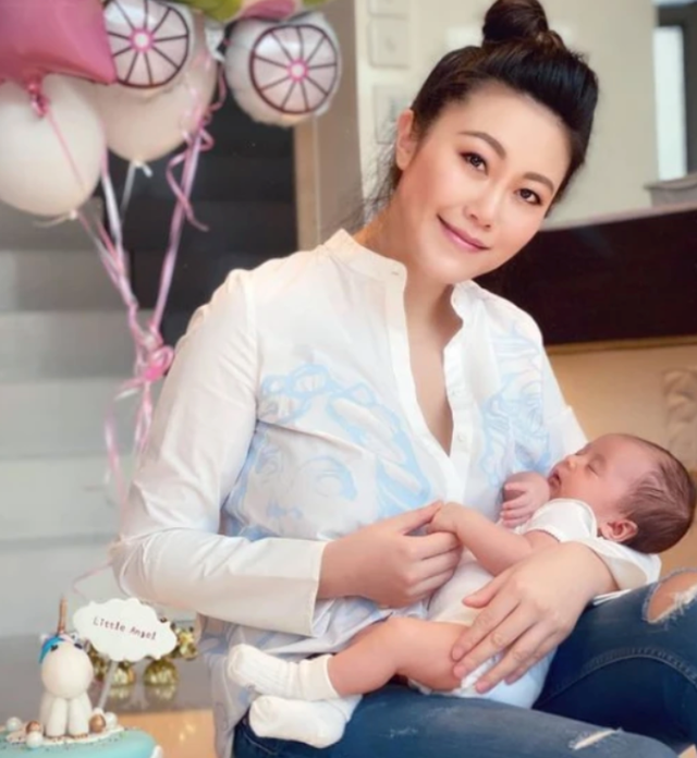 【香港名媛抱5个月女儿坠楼身亡】郭晶晶闺蜜去世18天后下葬