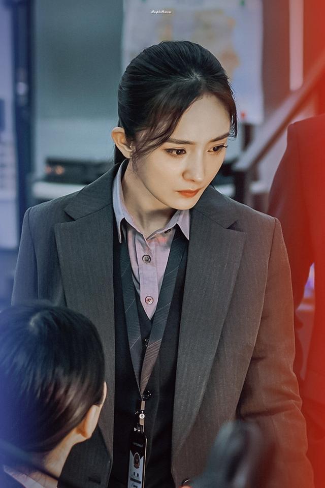 杨幂登顶最具价值女艺人,赵丽颖杨紫紧随其后,贾玲进前十