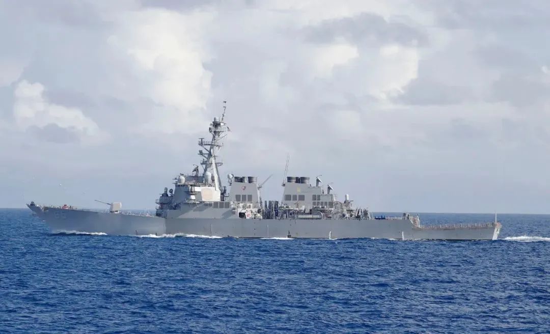 7月13日,美海军“本福德”号导弹驱逐舰非法闯入中国西沙领海