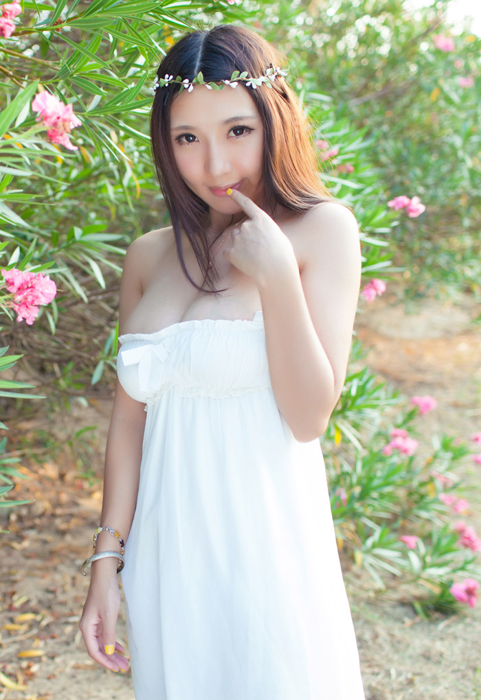 超级巨乳女神海边写真性感火爆迷人