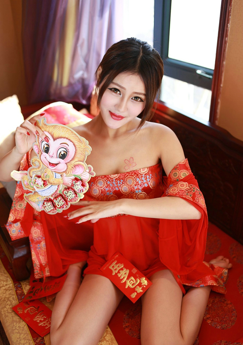 发红包的妖娆性感新年美极致性感诱惑写真