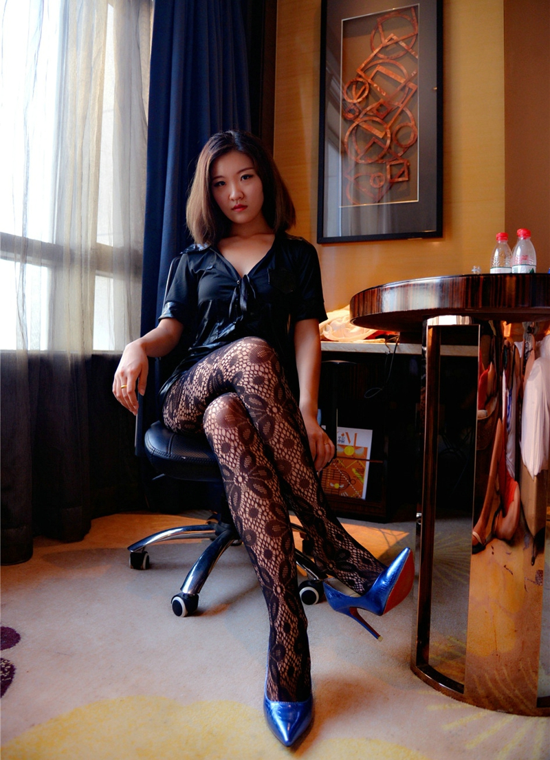 性感美女黑丝短裙写真诱惑迷人写真