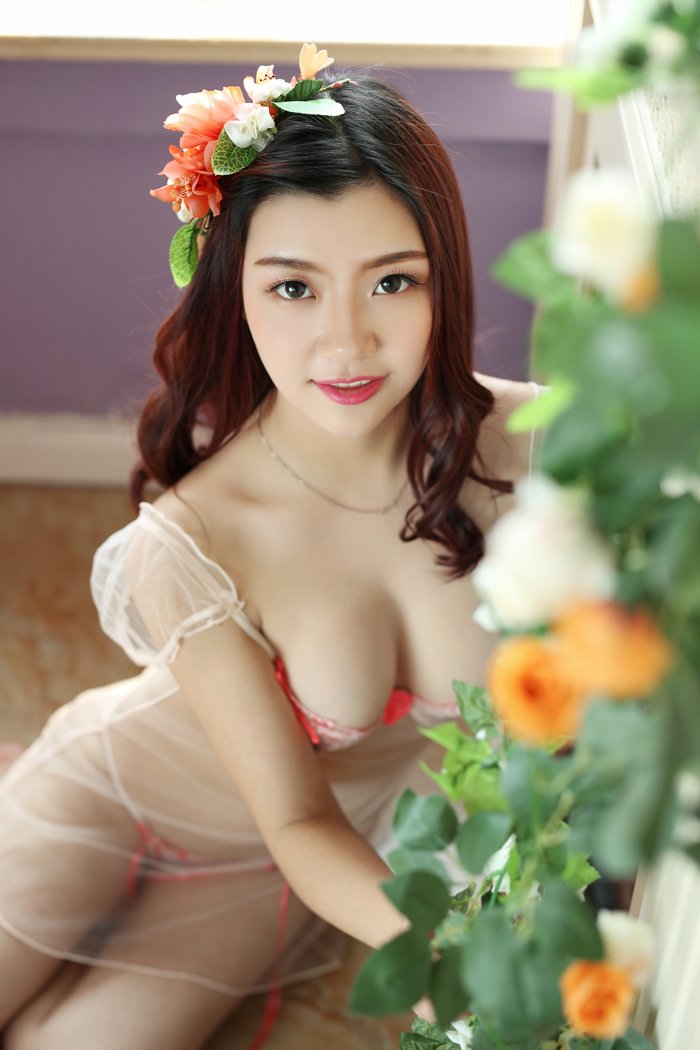 私房美女夏晓Maggy薄纱睡衣写真湿身诱人