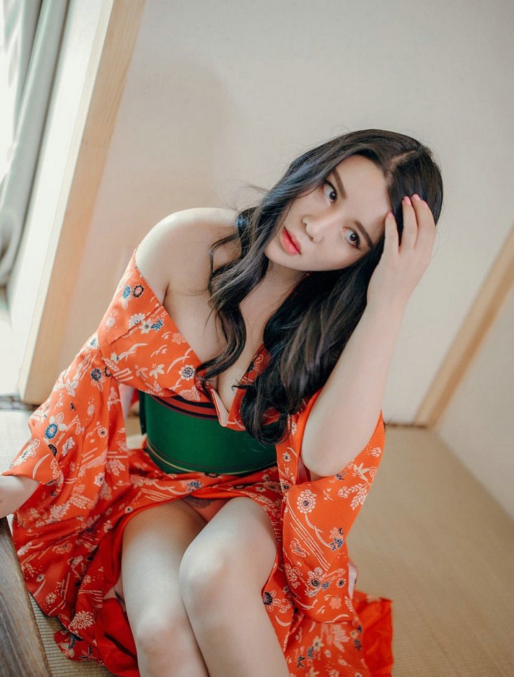 开胸和服御姐sukki性感巨乳迷人写真