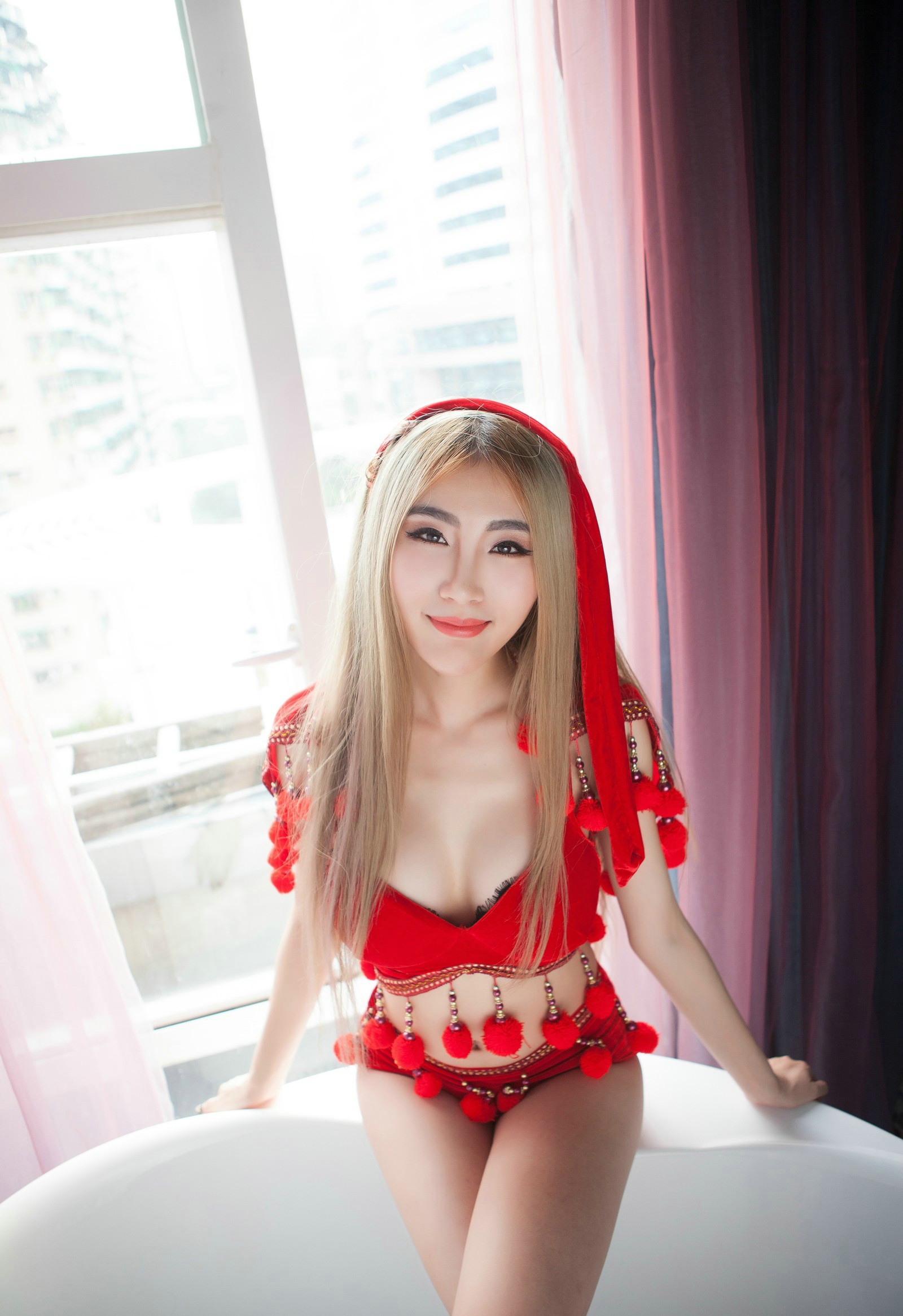 爱蜜社美女模特张芷昕性感美胸私房写真
