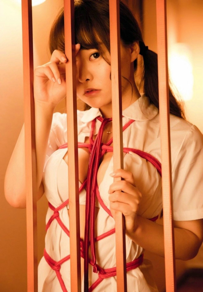 捆绑着你的女佣性感熟女娇媚销魂挑逗诱惑撩人写真