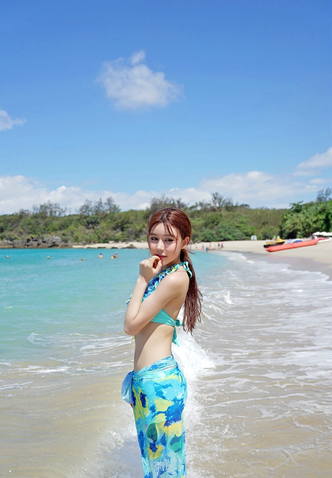 清凉一夏Milk楚楚性感比基尼沙滩风情靓丽诱惑美乳气质写真