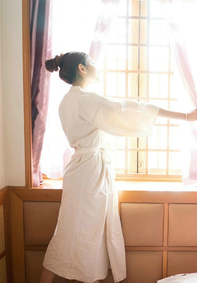 高颜值美女小蕾蕾清新迷人性感诱惑泳衣长腿女神勾魂写真