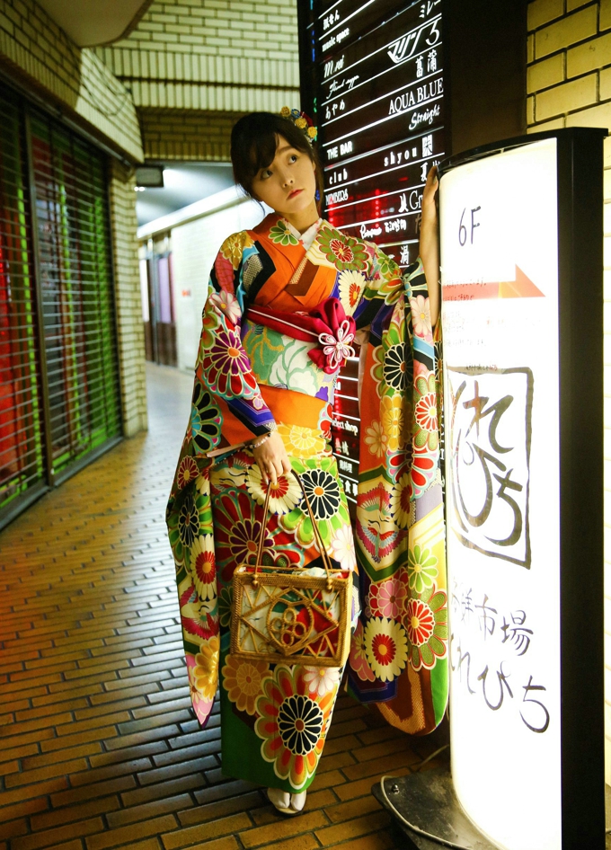 柳侑绮气质和服制服诱惑迷人妩媚写真