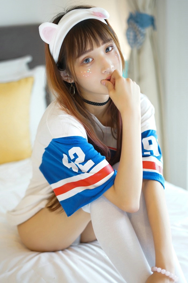 马来华人警花小狐狸贝壳清纯娇媚甜美私房销魂诱惑写真