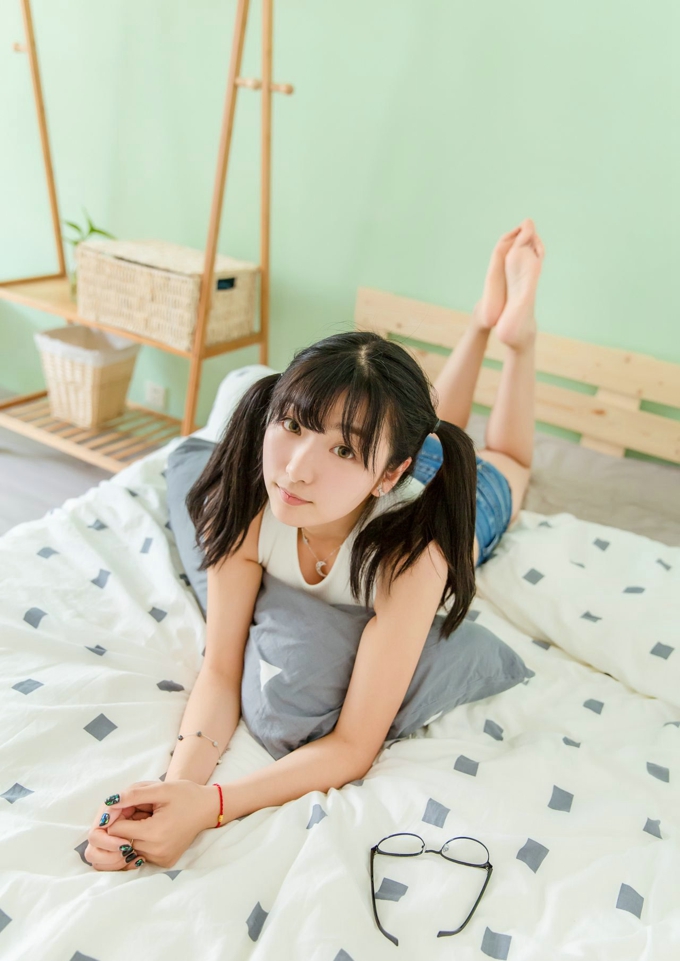 可爱少女迷人清纯诱惑美乳写真
