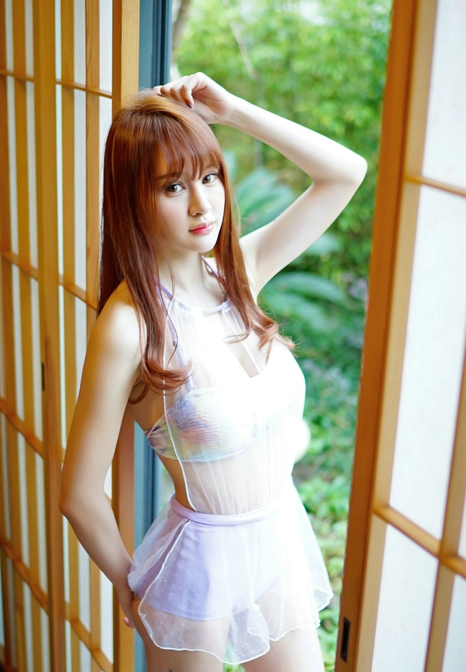 Cheryl青树气质嫩模性感迷人诱惑妩媚写真