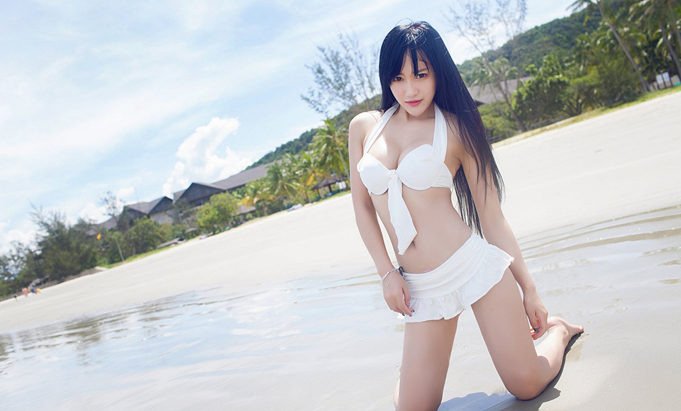 甜美女神杨上萱性感泳衣海边诱惑写真