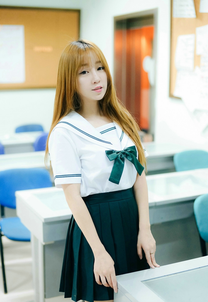 王雨纯最新JK制服撩短裙秀诱惑翘臀写真