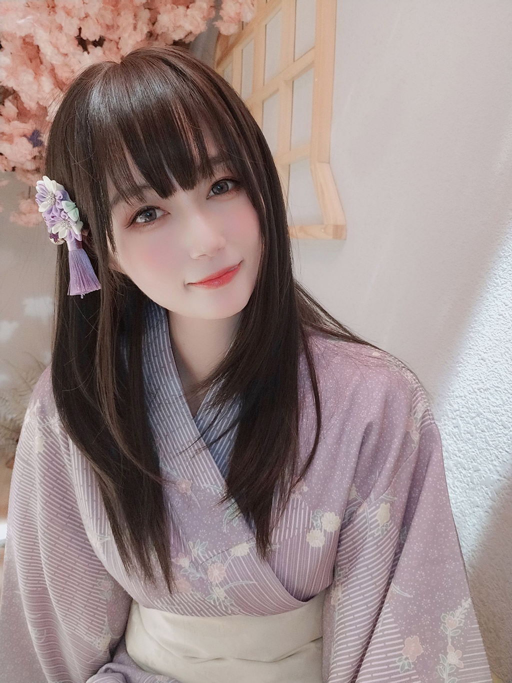白银小姐姐连体高叉死库水浴池戏水
