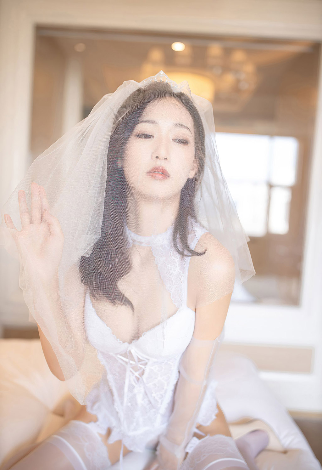 唐安琪轻纱弥漫的婚纱女性的曼妙与魅力