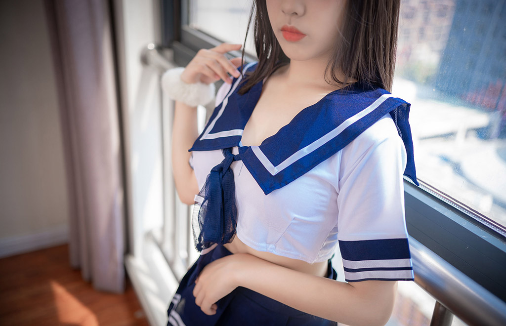 水手裙学妹性感写真套图