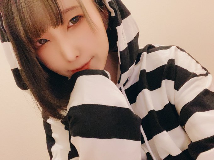 为筹搬家费用下海？！ 23岁长腿贫乳美少女“日泉舞香”！