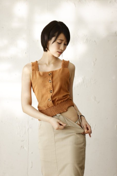 气质甜美！ 美女秘书新人「樱井麻美」AV出道