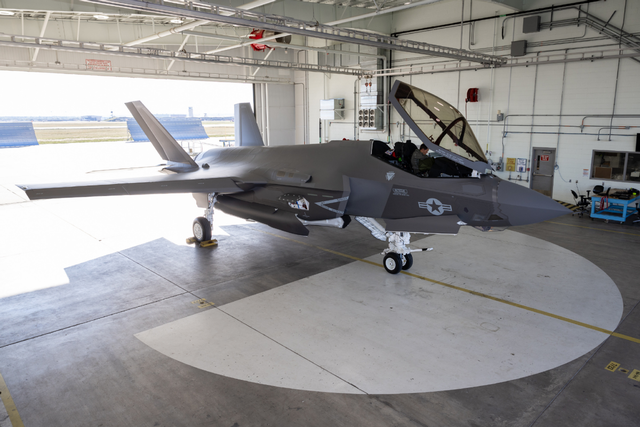 F-35刚造完1000架，歼-20数量在飞速赶上，让美军面临危机感