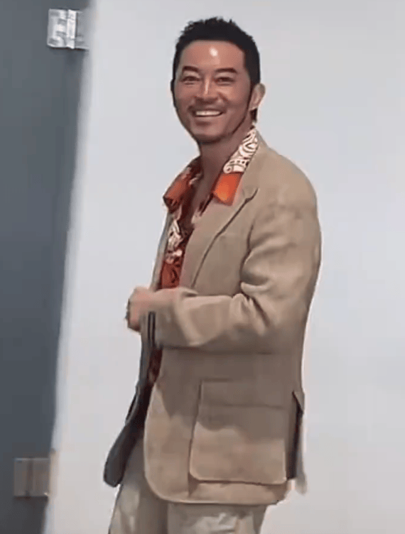 沙溢回应“美黑”： ​​美是自带的，黑是后晒的